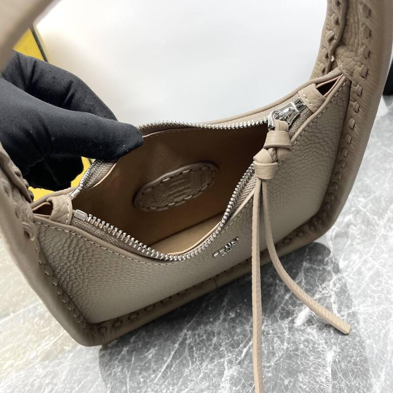 Fendi shoulder bag — AAA Quality Replica