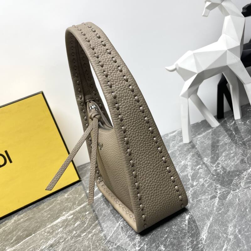 Fendi shoulder bag — AAA Quality Replica