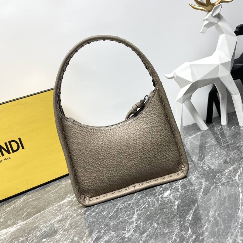 Fendi shoulder bag — AAA Quality Replica