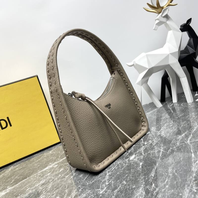 Fendi shoulder bag — AAA Quality Replica