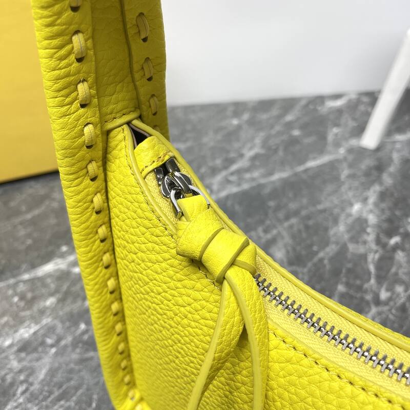 Fendi shoulder bag — AAA Quality Replica