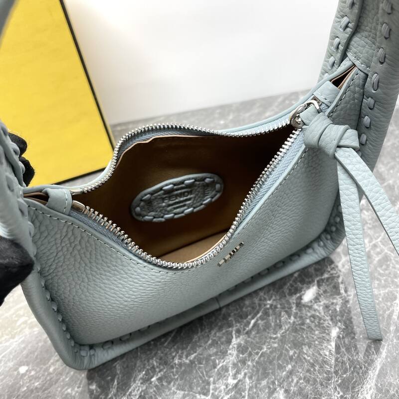 Fendi shoulder bag — 1:1 Replica