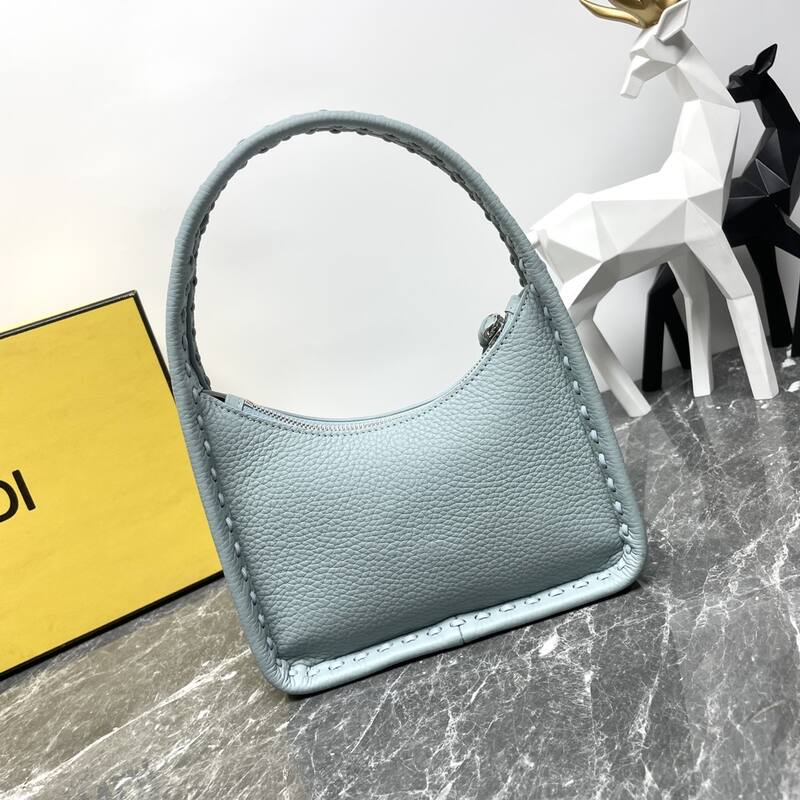 Fendi shoulder bag — 1:1 Replica