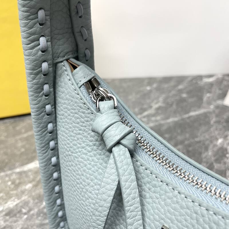 Fendi shoulder bag — 1:1 Replica