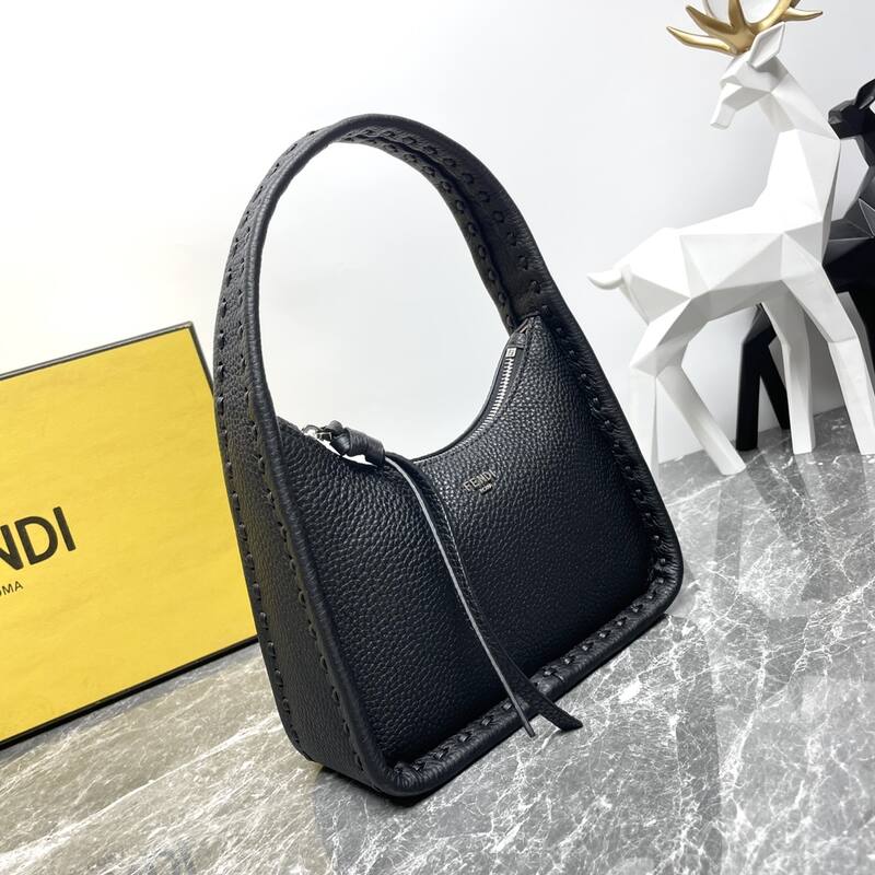 Fendi shoulder bag — Top Quality Replica