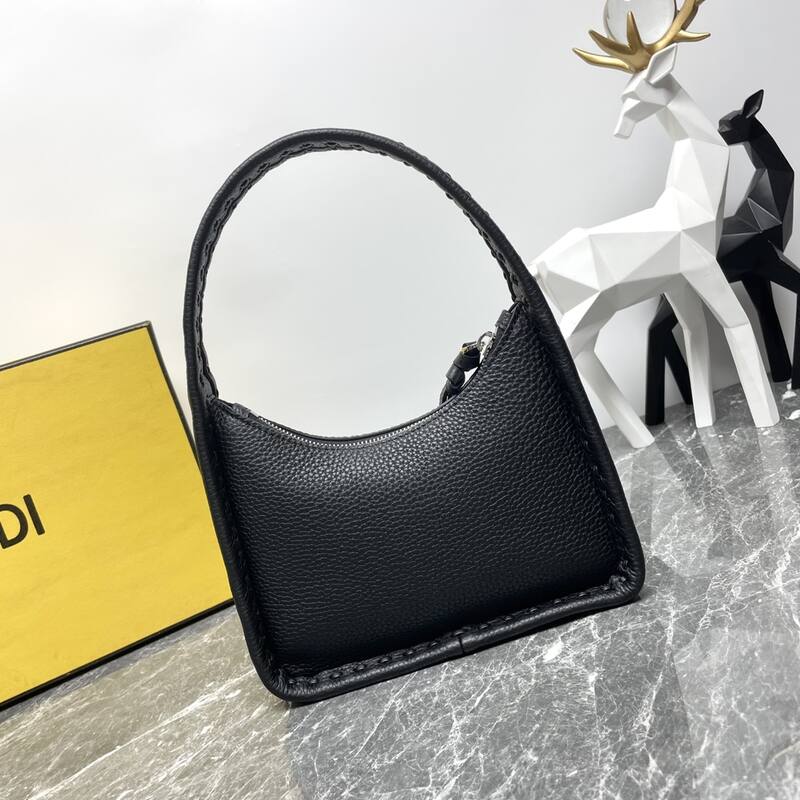 Fendi shoulder bag — Top Quality Replica