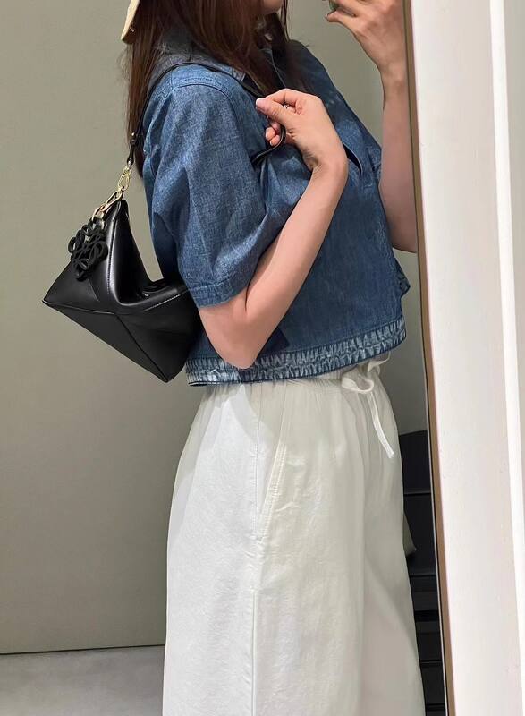 Loewe Black shoulder bag — 1:1 Replica