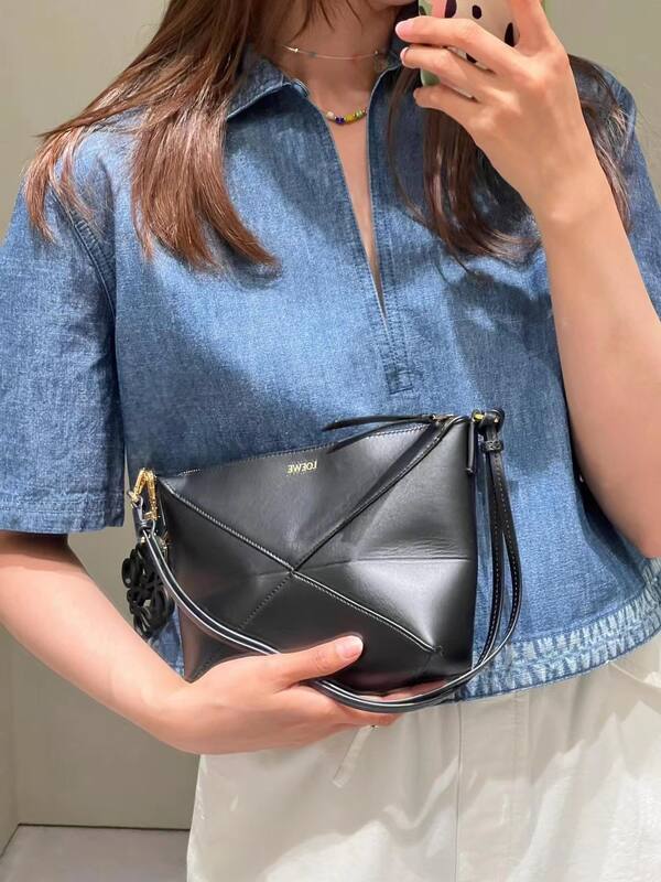 Loewe Black shoulder bag — 1:1 Replica