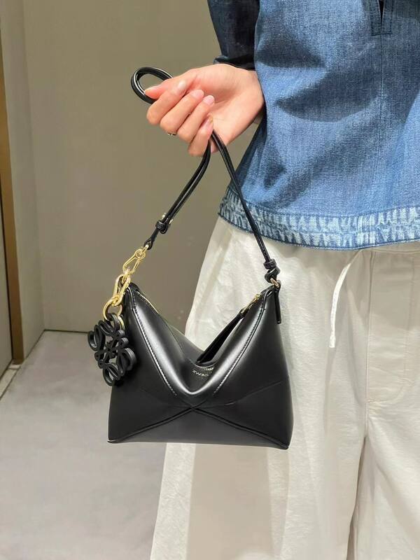 Loewe Black shoulder bag — 1:1 Replica