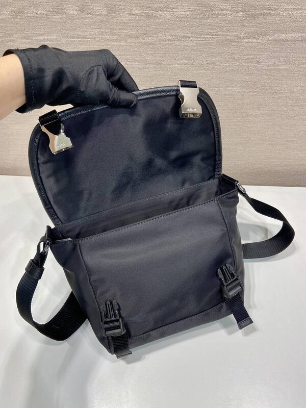 Prada Black 25x18x10cm shoulder bag — 1:1 Replica