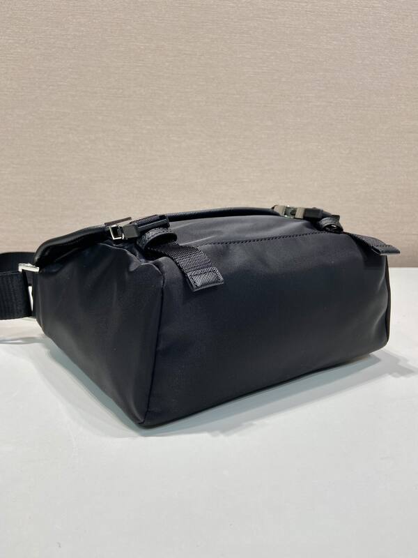 Prada Black 25x18x10cm shoulder bag — 1:1 Replica