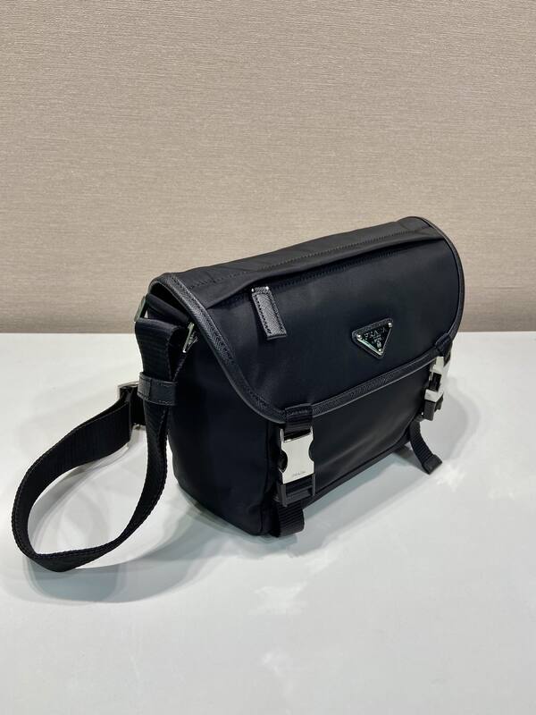 Prada Black 25x18x10cm shoulder bag — 1:1 Replica