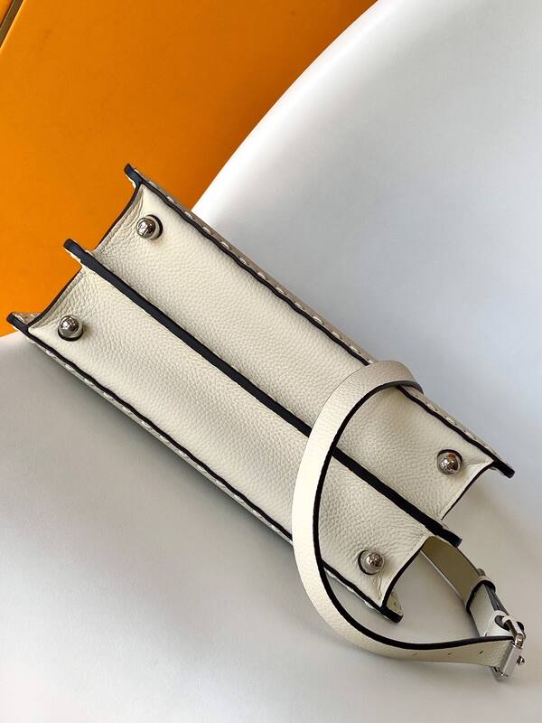 Fendi Peekaboo White 33x22x14cm shoulder bag — AAA Quality Replica