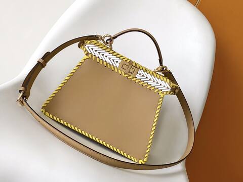 Fendi Peekaboo Beige 33x22x14cm shoulder bag 1 1 Replica