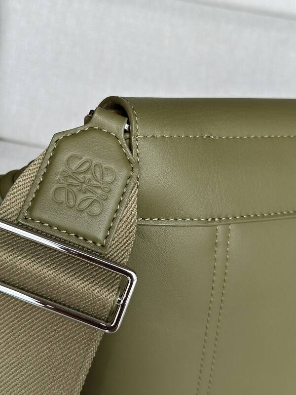 Loewe Green shoulder bag — Top Quality Replica