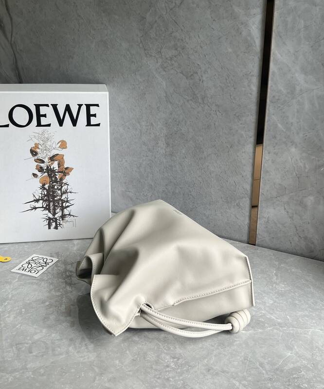 Loewe White 30x22x12cm shoulder bag — Premium Replica