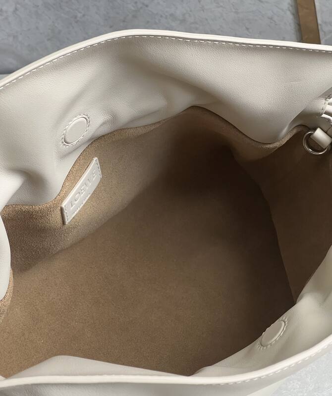Loewe White 30x22x12cm shoulder bag — Premium Replica