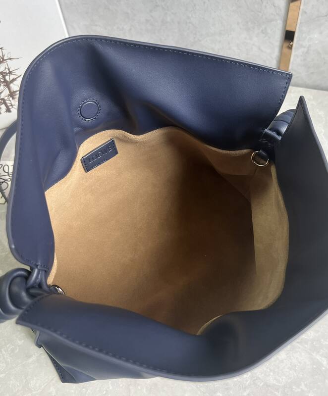 Loewe Blue 30x22x12cm shoulder bag — 1:1 Replica