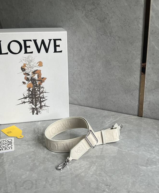 Loewe White 25x18x10cm shoulder bag — 1:1 Replica