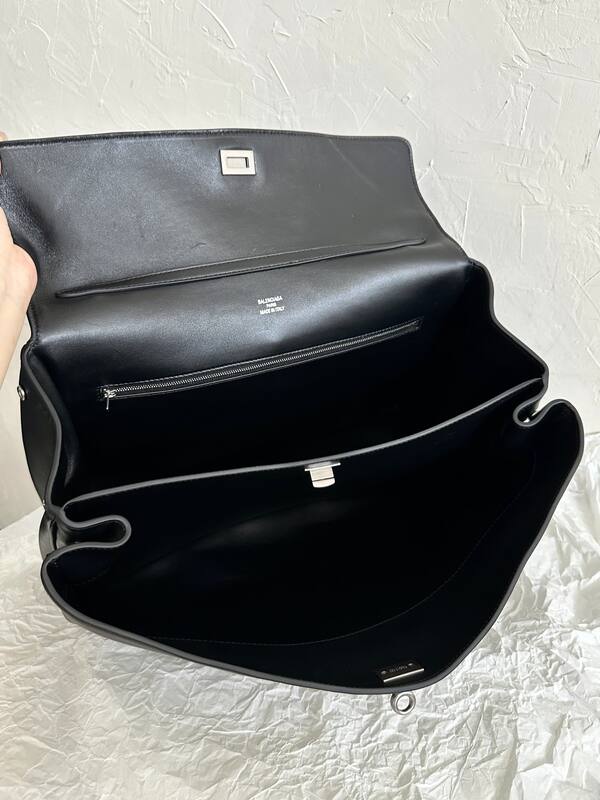 Balenciaga Black 40x30x16cm shoulder bag — Premium Replica