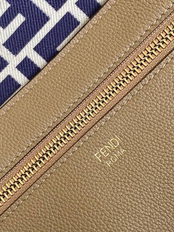 Fendi Brown 40x30x16cm shoulder bag — Premium Replica