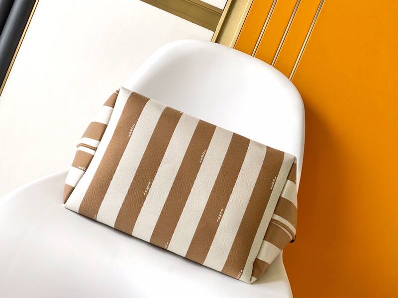 Fendi Brown 40x30x16cm shoulder bag — 1:1 Replica