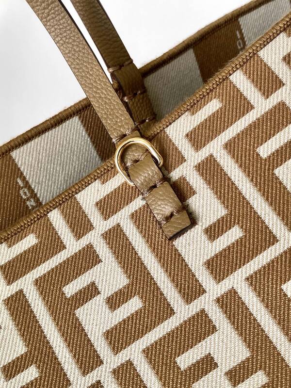 Fendi Brown 40x30x16cm shoulder bag — 1:1 Replica