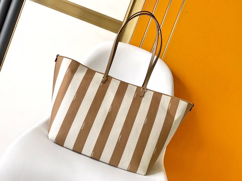 Fendi Brown 40x30x16cm shoulder bag — 1:1 Replica