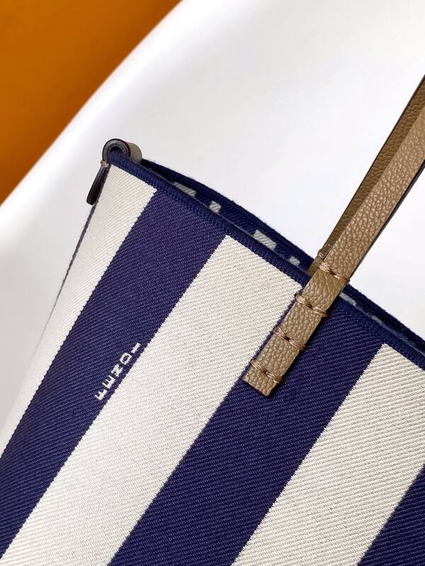 Fendi Monogram 25x18x10cm shoulder bag — Premium Replica
