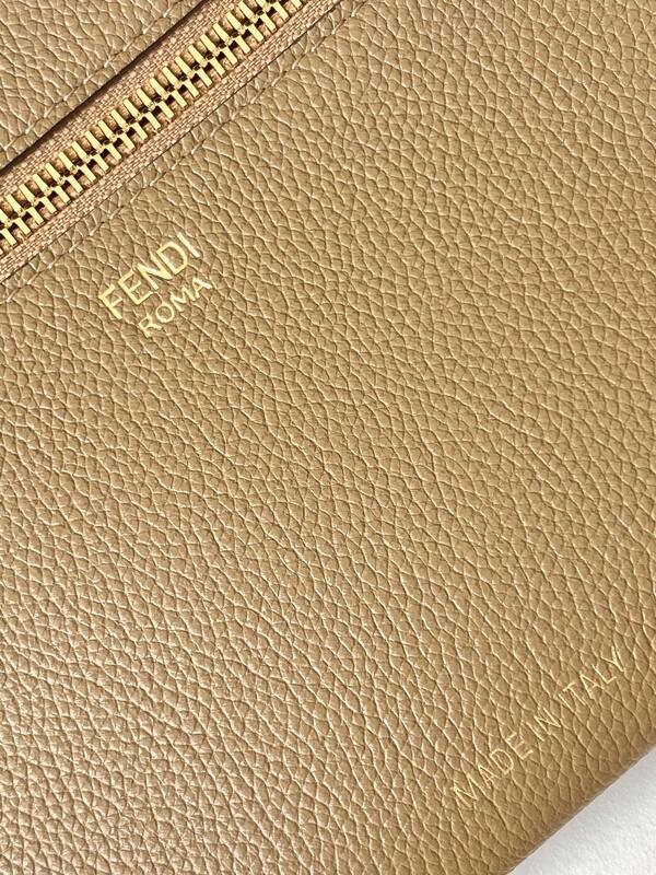 Fendi Monogram 25x18x10cm shoulder bag — Premium Replica