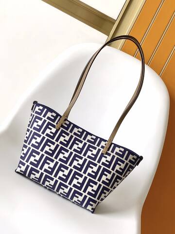 Fendi Monogram 25x18x10cm shoulder bag Premium Replica