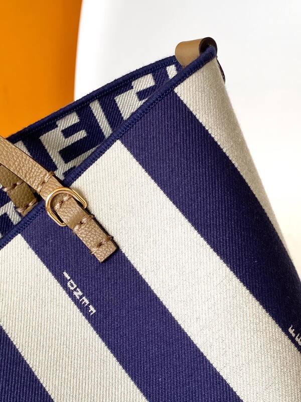 Fendi Monogram 25x18x10cm shoulder bag — Premium Replica