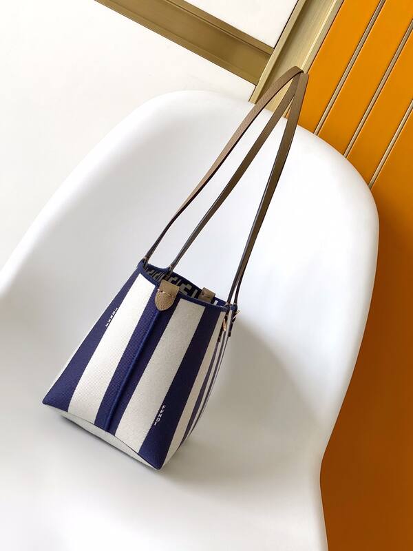 Fendi Monogram 25x18x10cm shoulder bag — Premium Replica