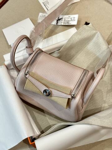 Hermes Lindy Light pink shoulder 1 1 Replica