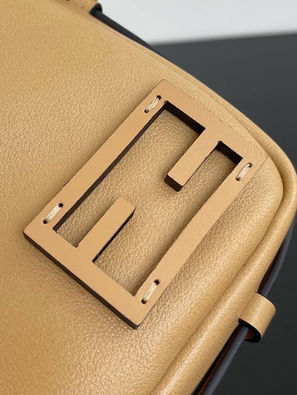Fendi shoulder bag — Top Quality Replica
