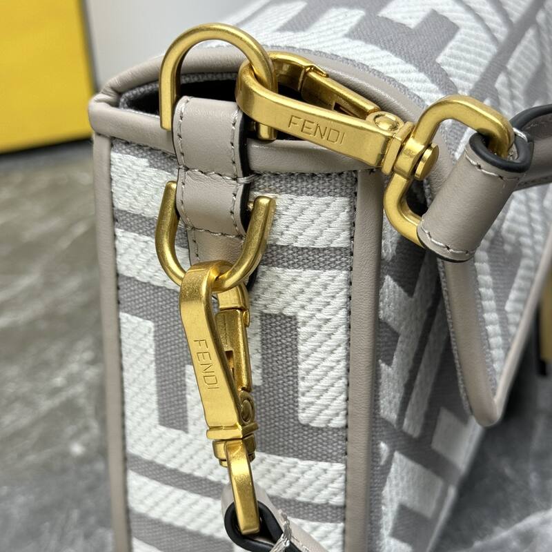 Fendi shoulder bag — AAA Quality Replica