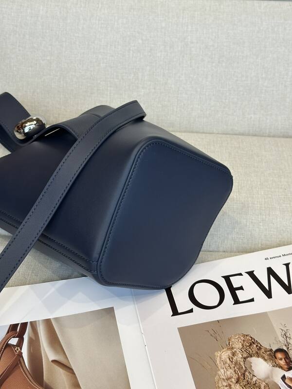Loewe Calfskin 25x18x10cm shoulder bag — 1:1 Replica