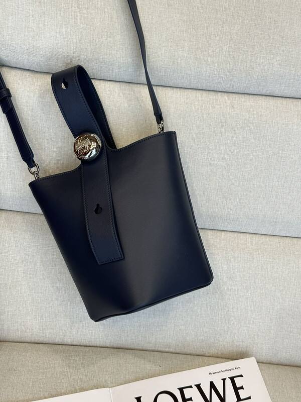 Loewe Calfskin 25x18x10cm shoulder bag — 1:1 Replica