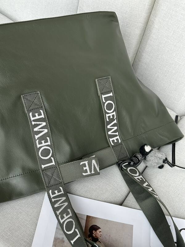 Loewe Green shoulder bag — Top Quality Replica