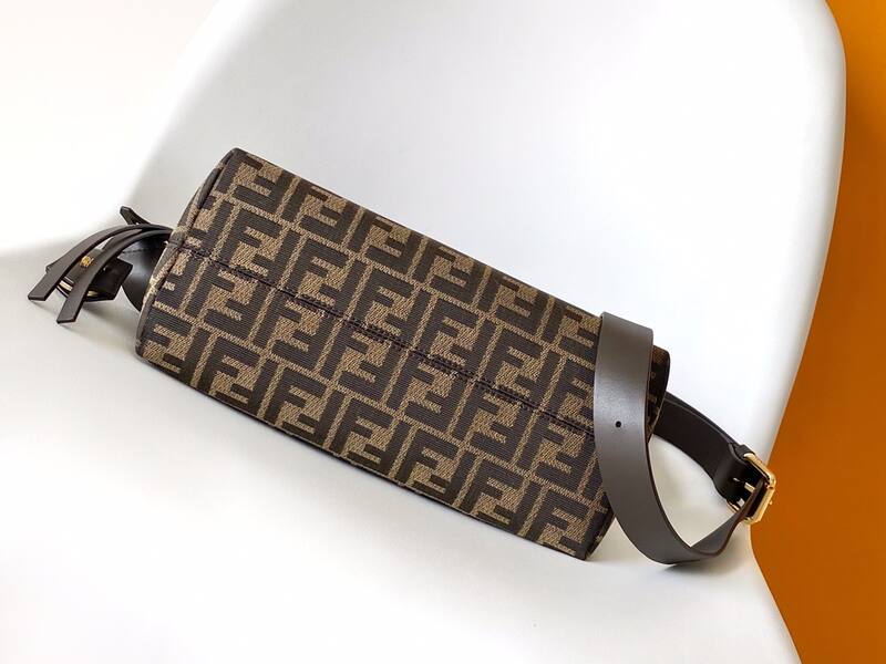 Fendi Monogram shoulder bag — AAA Quality Replica