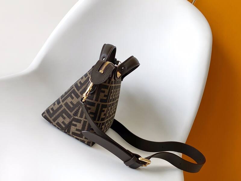 Fendi Monogram shoulder bag — AAA Quality Replica
