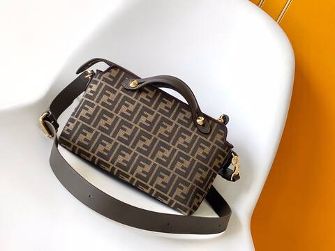 Fendi Monogram 18x12cm shoulder bag AAA Quality Replica