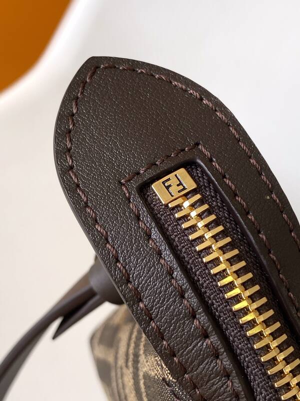Fendi Monogram shoulder bag — Top Quality Replica