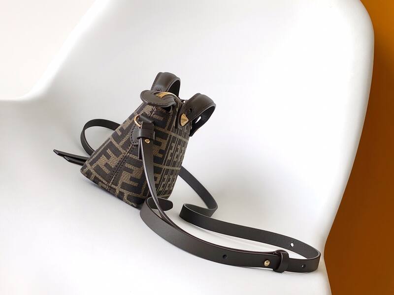 Fendi Monogram shoulder bag — Top Quality Replica