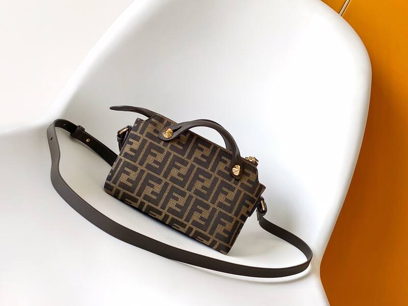 Fendi Monogram shoulder bag — Top Quality Replica