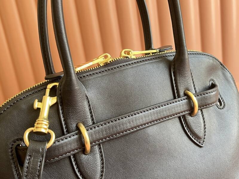 Miu Miu Black shoulder bag — AAA Quality Replica
