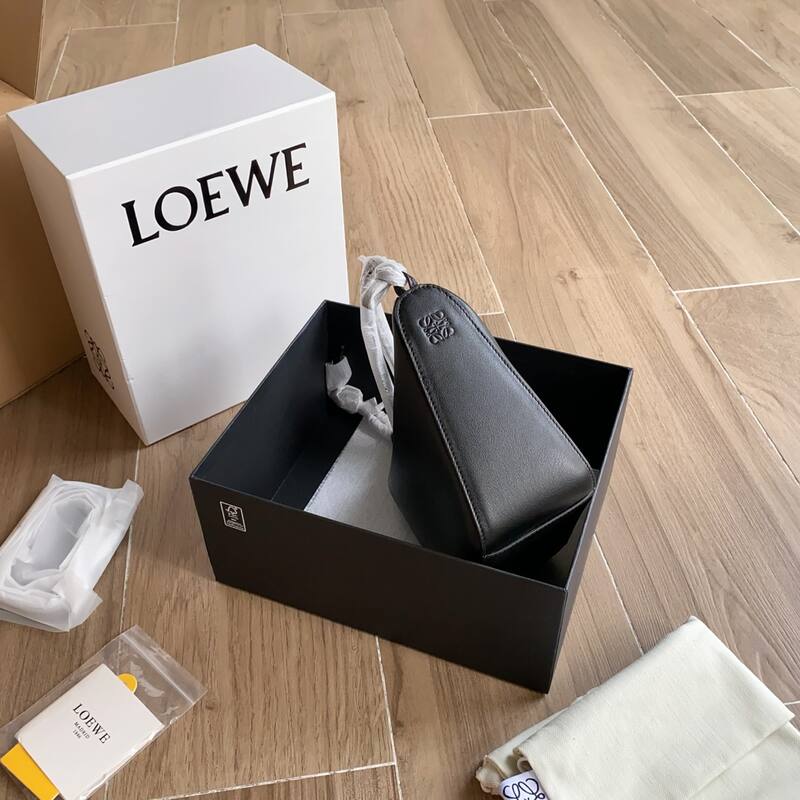 Loewe Black shoulder bag — AAA Quality Replica