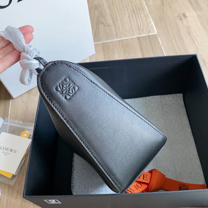 Loewe Black shoulder bag — AAA Quality Replica