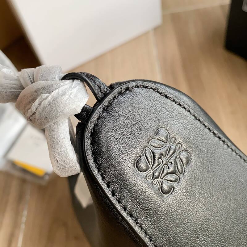 Loewe Black shoulder bag — AAA Quality Replica