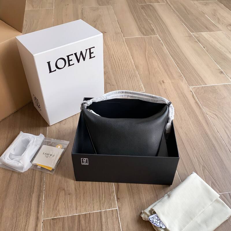 Loewe Black shoulder bag — AAA Quality Replica